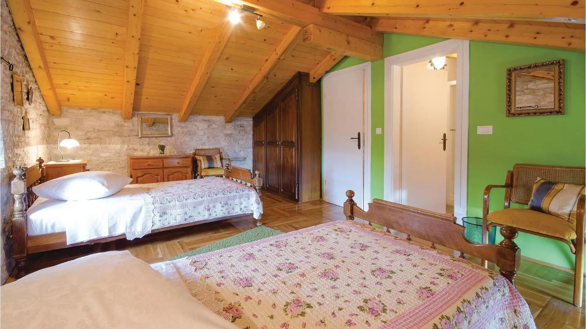 Pet Friendly Home In Basici With Jacuzzi 別荘