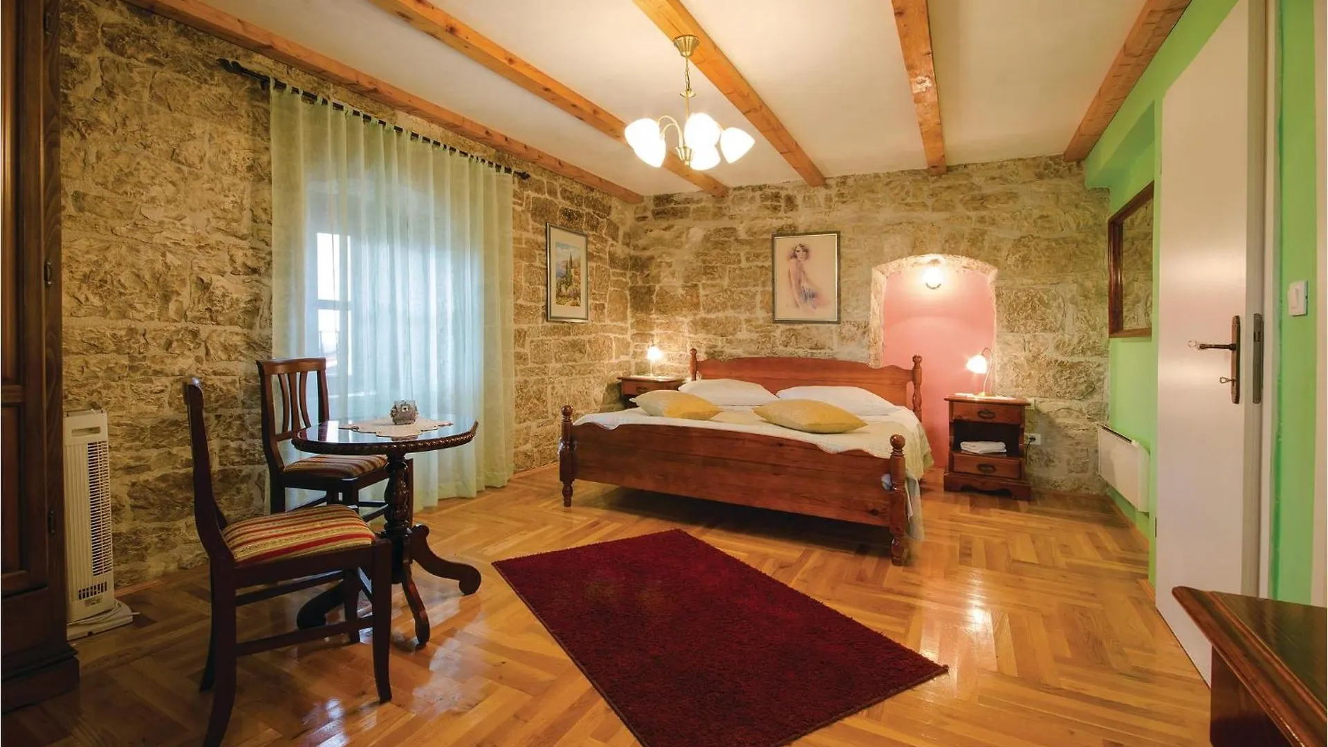 Pet Friendly Home In Basici With Jacuzzi 0*,  クロアチア