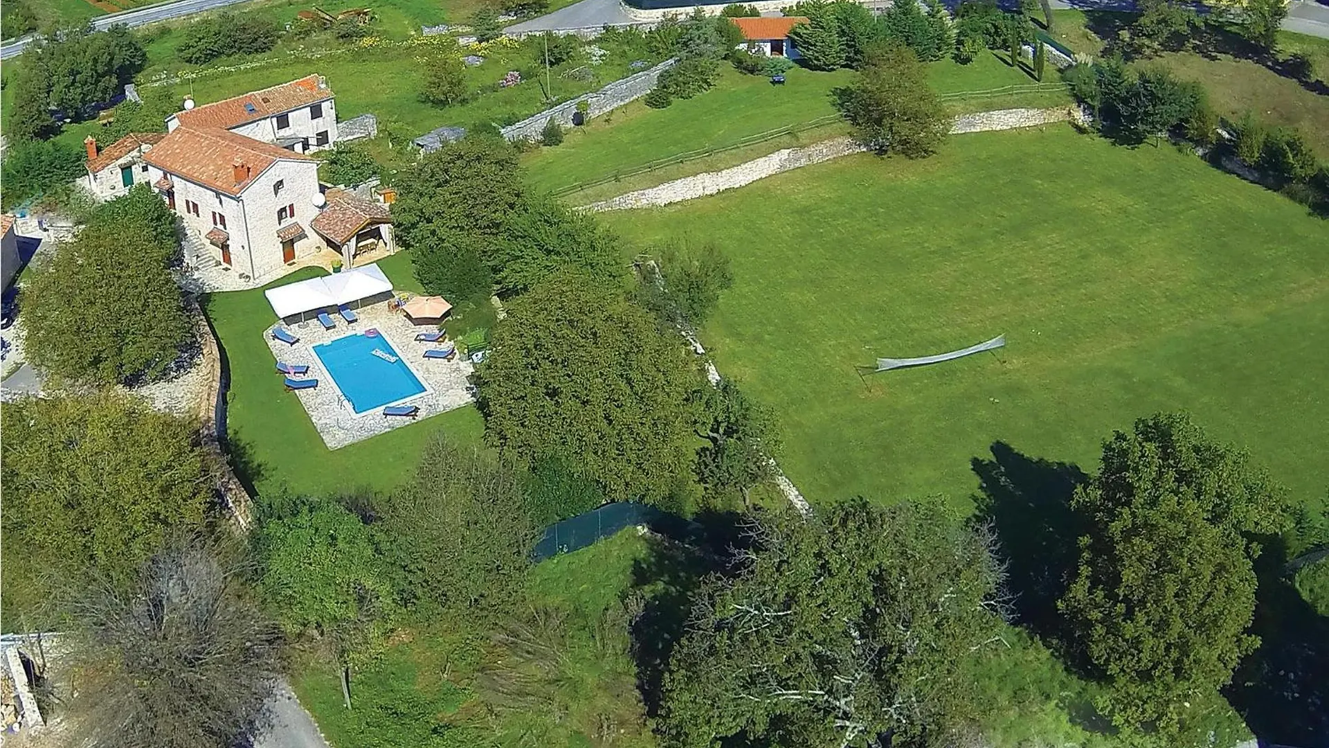 別荘 Pet Friendly Home In Basici With Jacuzzi