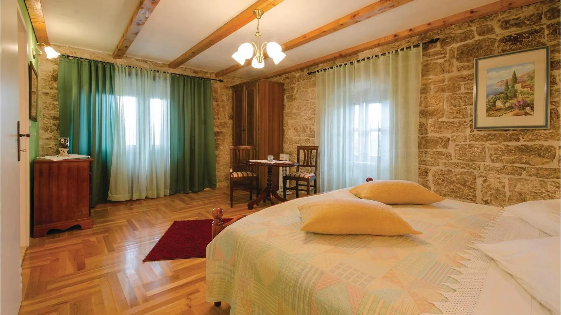 Pet Friendly Home In Basici With Jacuzzi クロアチア