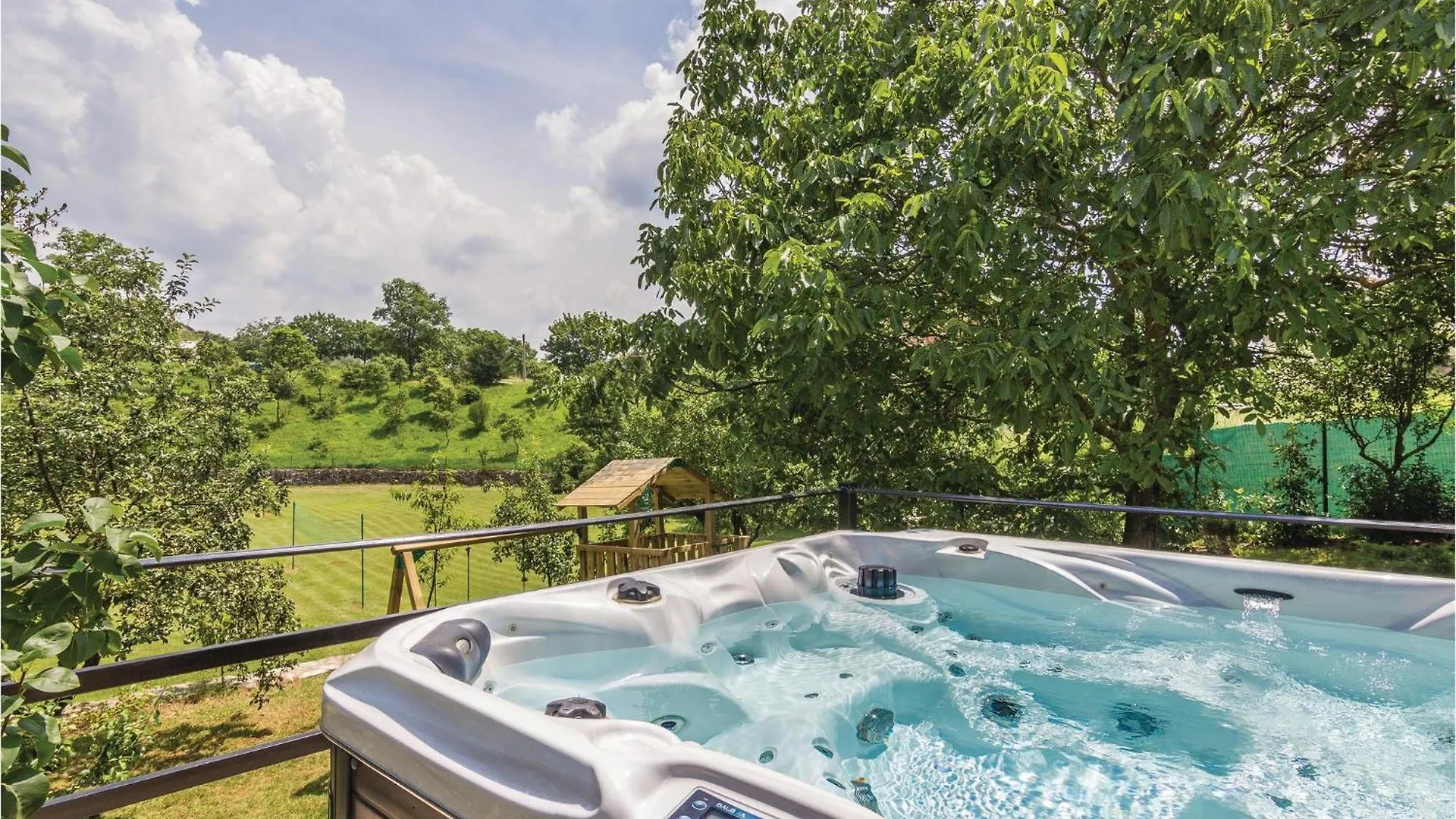 Pet Friendly Home In Basici With Jacuzzi
