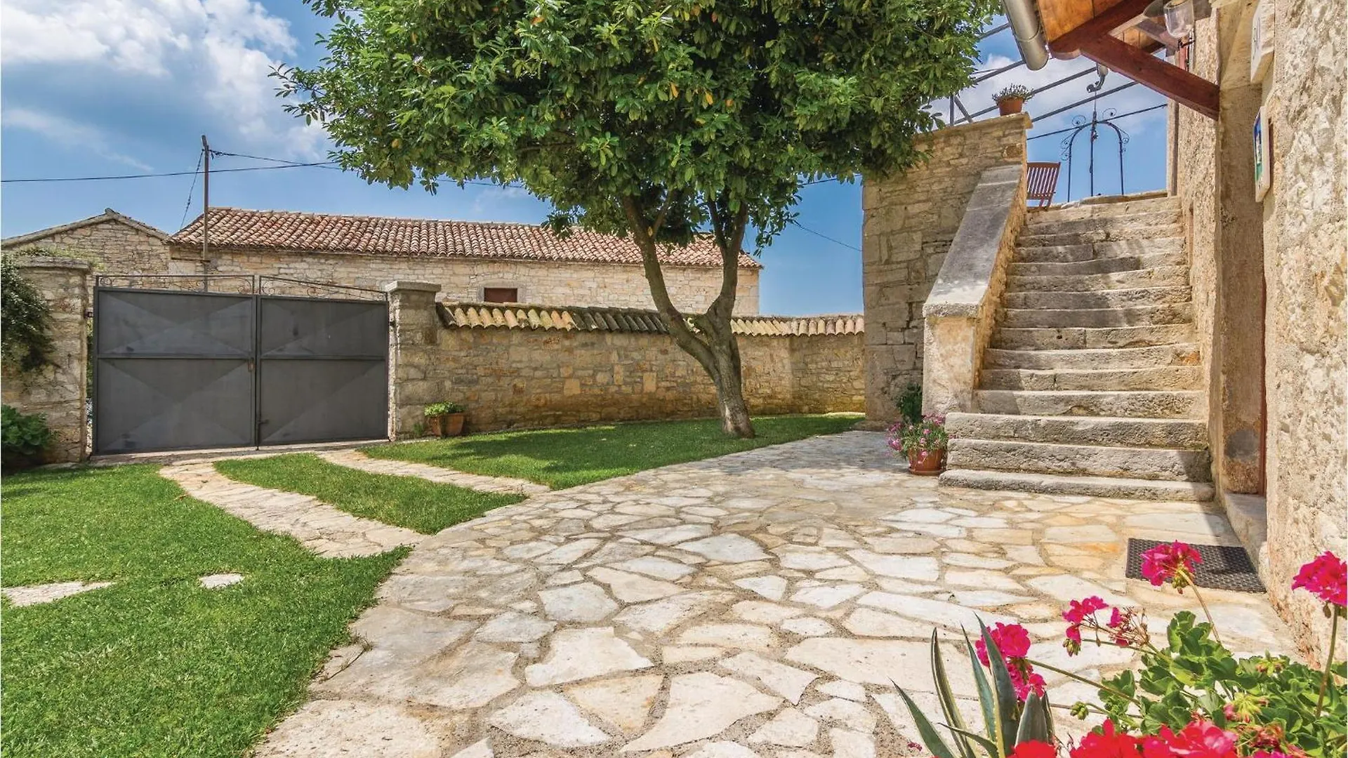 Pet Friendly Home In Basici With Jacuzzi 0*,  クロアチア